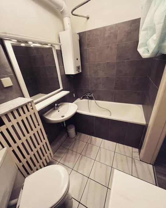 Wunderschoene 3-Zimmer Wohnung Fuer 6 Personen BRE Buitenkant foto